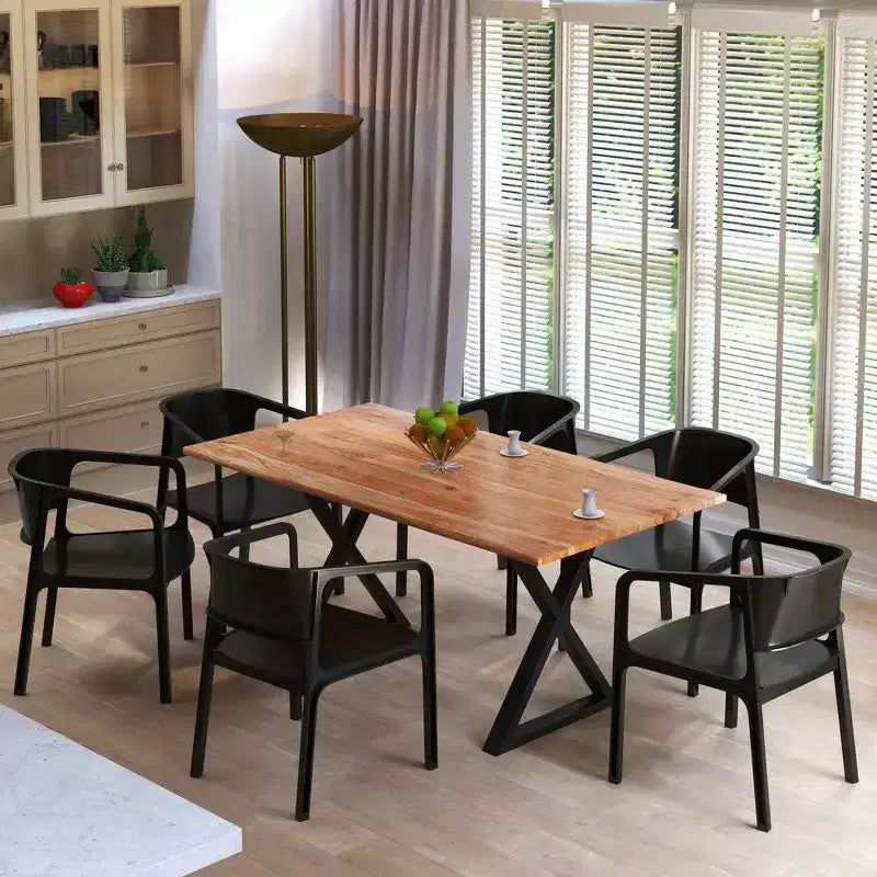 Table à manger rectangulaire avec piètement en métal croisé et plateau en bois d'acacia aspect Live Edge