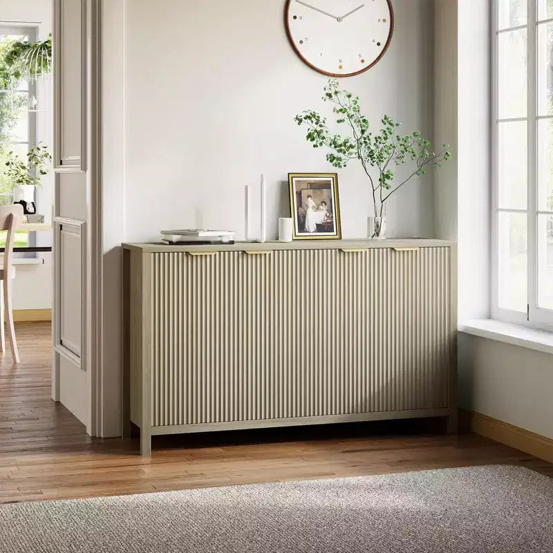 Buffet cannelé de 55 pouces, grand buffet moderne avec 4 portes