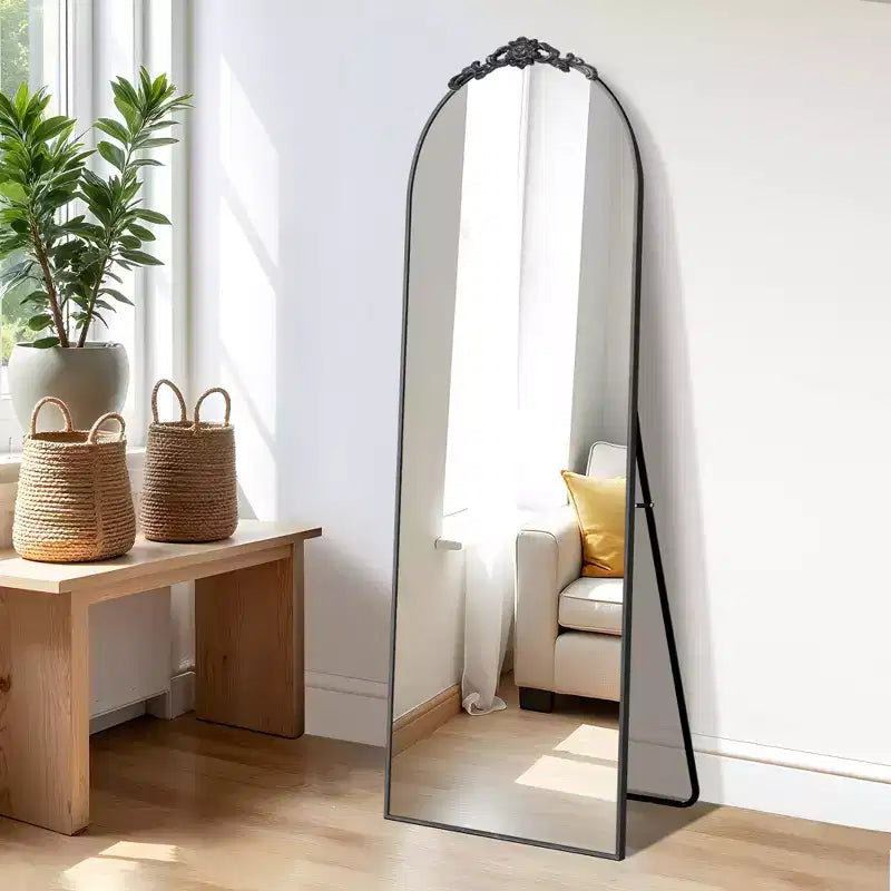 Miroir pleine longueur en aluminium noir à cadre mince à angle droit avec support
