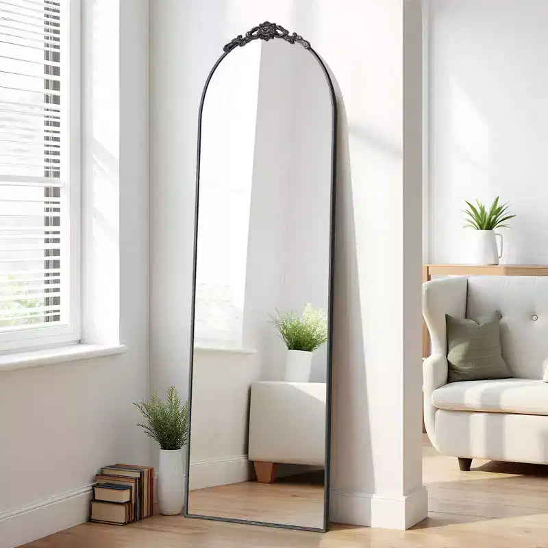 Miroir pleine longueur en aluminium noir à cadre mince à angle droit avec support