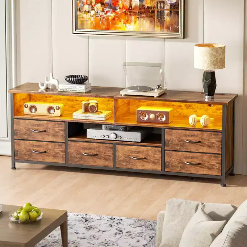 Meuble TV commode marron rustique de 55 pouces avec station de charge et lumières LED